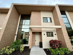 Luxury Home 7 Min Disney Universal 3BR4BA - Hot Tub